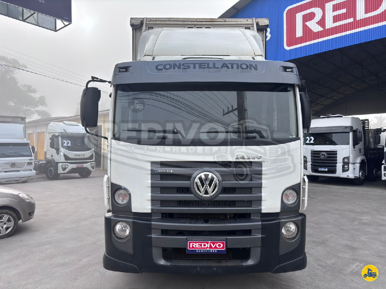 CAMINHAO VOLKSWAGEN VW 24280 Baú Sider Truck 6x2 Redivo Caminhões TUBARAO SANTA CATARINA SC